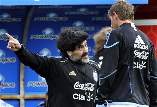 Maradona pede banheiro de luxo para a Copa