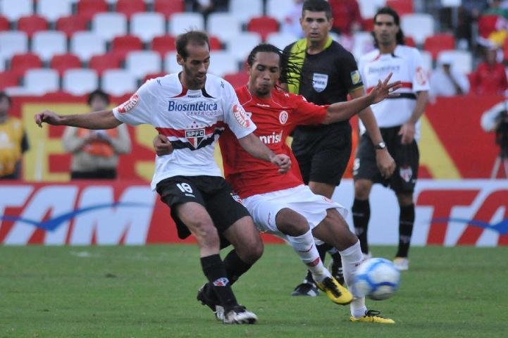 Time paulista aplicou 2 a 0 no Inter, pelo Campeonato Brasileiro