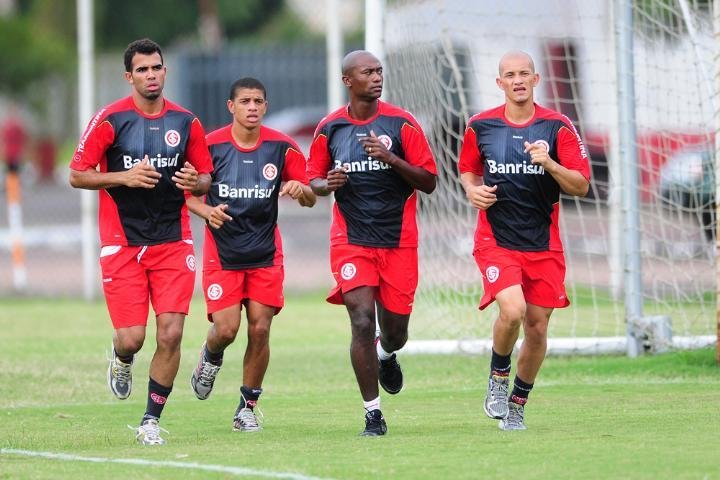 Dirigente do Inter garante titulares nos pr&oacute;ximos jogos 