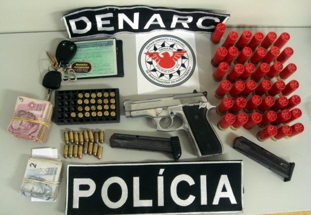 Suspeito guardava armas e muni&ccedil;&atilde;o em casa