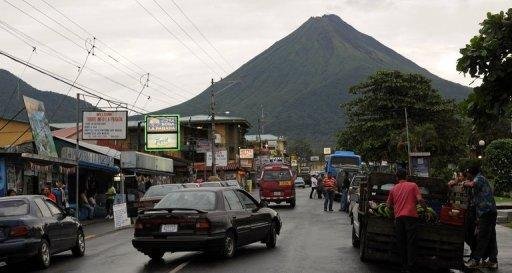 Vulc&atilde;o Arenal entra em erup&ccedil;&atilde;o na Costa Rica