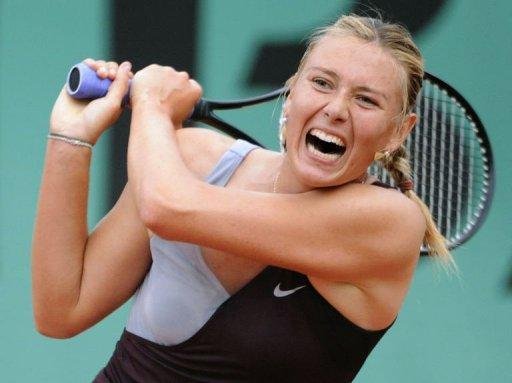 Sharapova avan&ccedil;a em Roland Garros