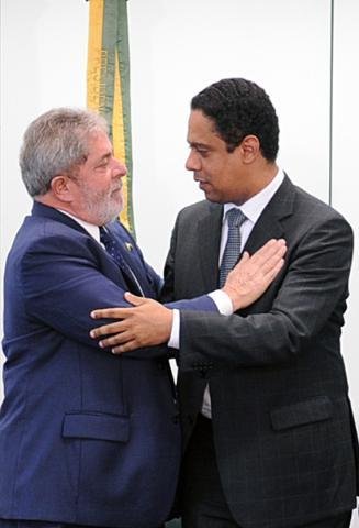 Lula assina projeto que concede isen&ccedil;&atilde;o fiscal &agrave; Fifa