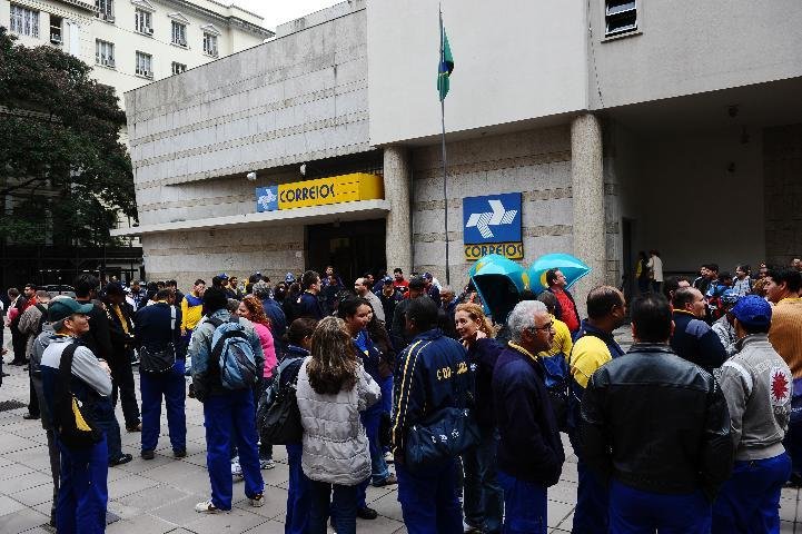 Funcion&aacute;rios do Correio realizam manifesta&ccedil;&atilde;o