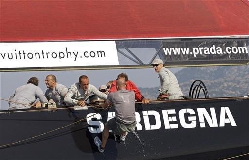 Italiano consegue retornar ao barco