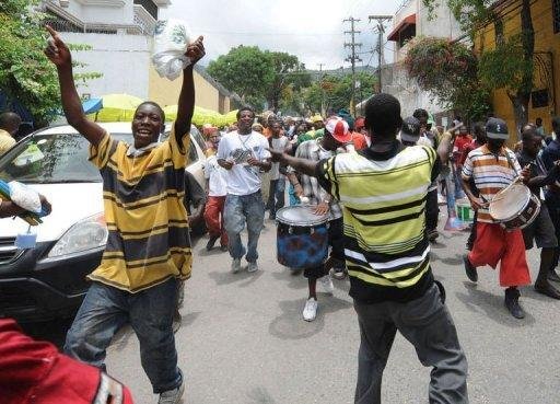 Haitianos devem ser beneficiados se houver san&ccedil;&atilde;o de Obama