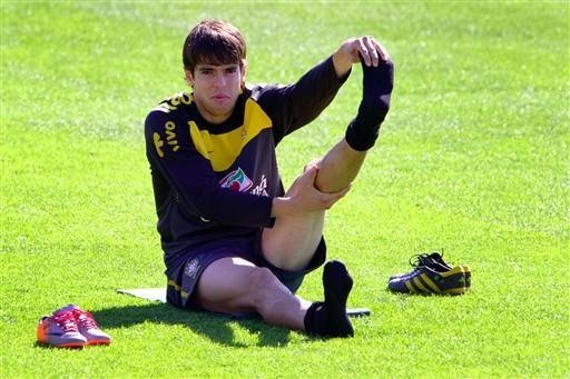 Kak&aacute; recbeu mensagem de Rom&aacute;rio via twitter