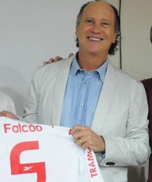 Falc&atilde;o j&aacute; manifestou desejo de treinar o Inter, mas n&atilde;o deve ser agora