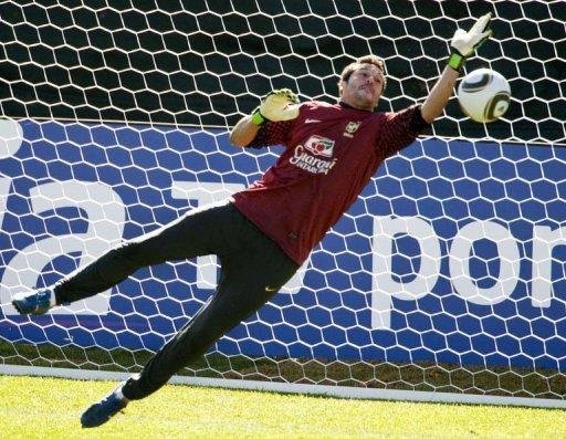Goleiros Julio C&eacute;sar, Doni e Gomes tamb&eacute;m tiveram um trabalho especial