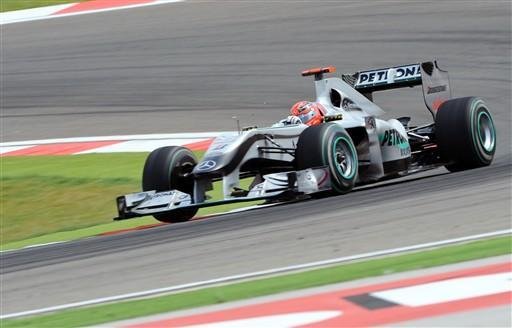 Schumacher v&ecirc; Mercedes em evolu&ccedil;&atilde;o ap&oacute;s quarto lugar