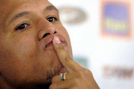 Lu&iacute;s Fabiano quer que o Brasil ven&ccedil;a nem que seja jogando feio