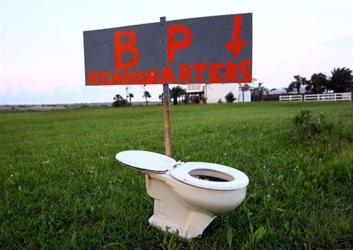 Placa ironiza empresa respons&aacute;vel por vazamento de &oacute;leo no Golfo do M&eacute;xico