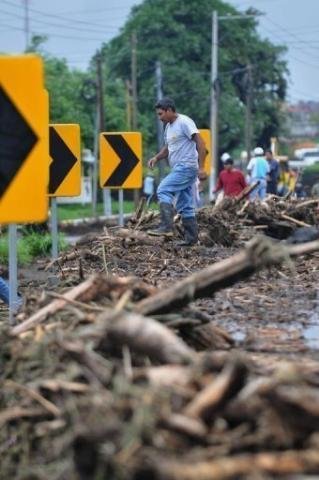 Sobe para 73 n&uacute;mero de mortos por chuvas na Guatemala