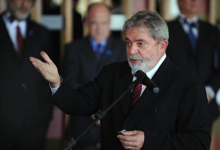 Mundo desenvolvido faria esc&acirc;ndalo se vazamento de &oacute;leo fosse no Brasil, afirma Lula