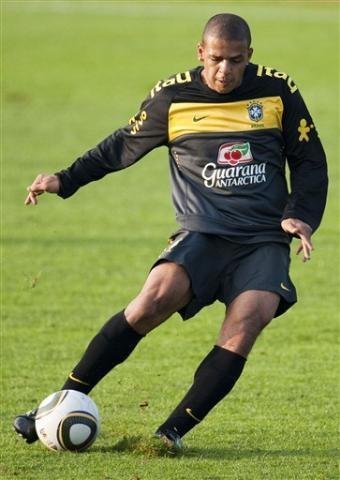 Felipe Melo quer ser campe&atilde;o na &Aacute;frica do Sul como o novo Dunga do Brasil