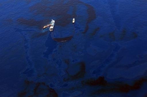 Mancha de petr&oacute;leo &eacute; o maior desastre do tipo nos EUA