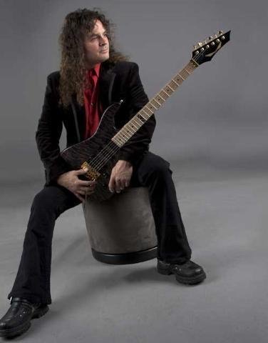 Vinnie Moore d&aacute; oficina em Porto Alegre