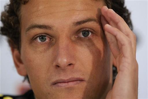 Elano exalta for&ccedil;a da bola parada da Sele&ccedil;&atilde;o