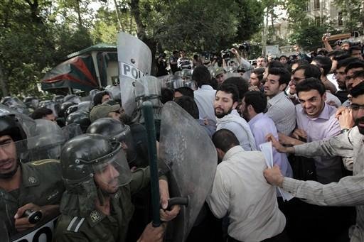 Ahmadinejad acusa Israel de planejar ataque em massa contra Gaza