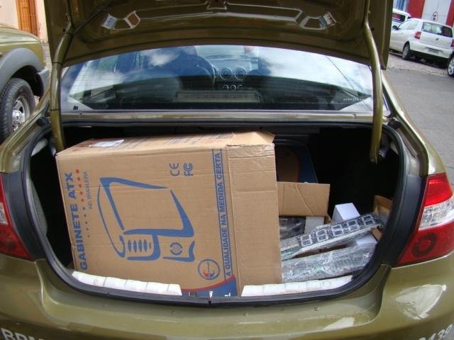 Pol&iacute;cia fecha garagem com equipamentos de ca&ccedil;a-n&iacute;quel 