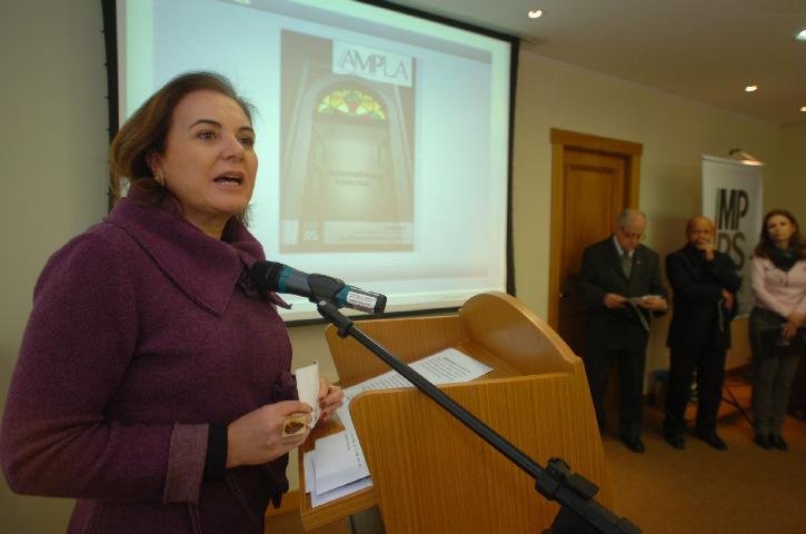 Minist&eacute;rio P&uacute;blico lan&ccedil;a revista no Dia da Imprensa 