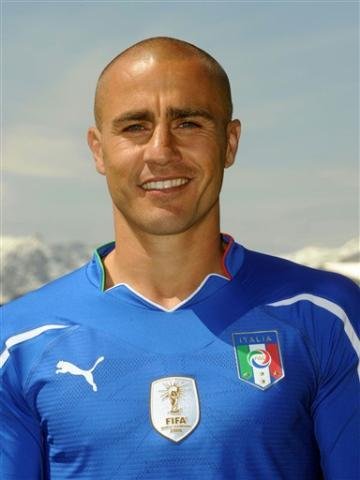 Cannavaro acerta transfer&ecirc;ncia para Emirados &Aacute;rabes