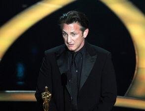Sean Penn diz que ex-companheira &eacute; um fantasma para ele
