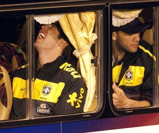Kak&aacute; ri na chegada da Sele&ccedil;&atilde;o a Dar es Salaam