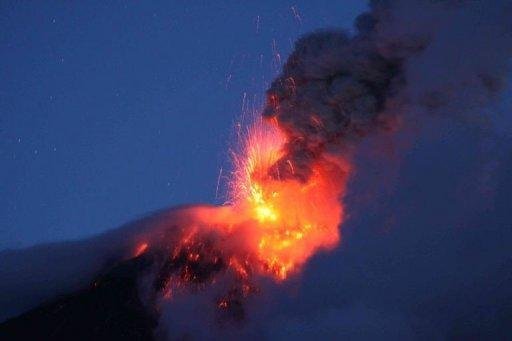 Vulc&atilde;o no Equador registra explos&otilde;es e atividade intensa