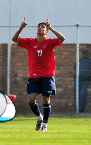 Fierro comemora um dos gols na vit&oacute;ria sobre a Nova Zel&acirc;ndia