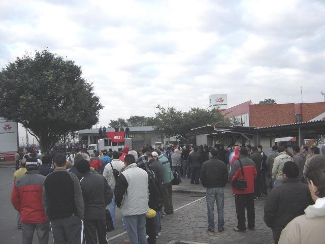 Trabalhadores protestaram por aumento de sal&aacute;rio e redu&ccedil;&atilde;o de jornada