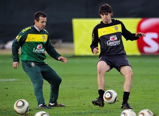 Sele&ccedil;&atilde;o treinou finaliza&ccedil;&otilde;es nesta sexta