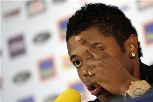 Ainda tenho o que provar na sele&ccedil;&atilde;o, diz Michel Bastos
