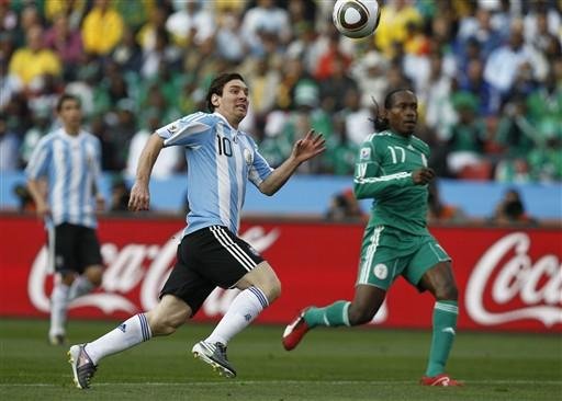Imprensa argentina destacou o desempenho irregular do time de Messi (foto)