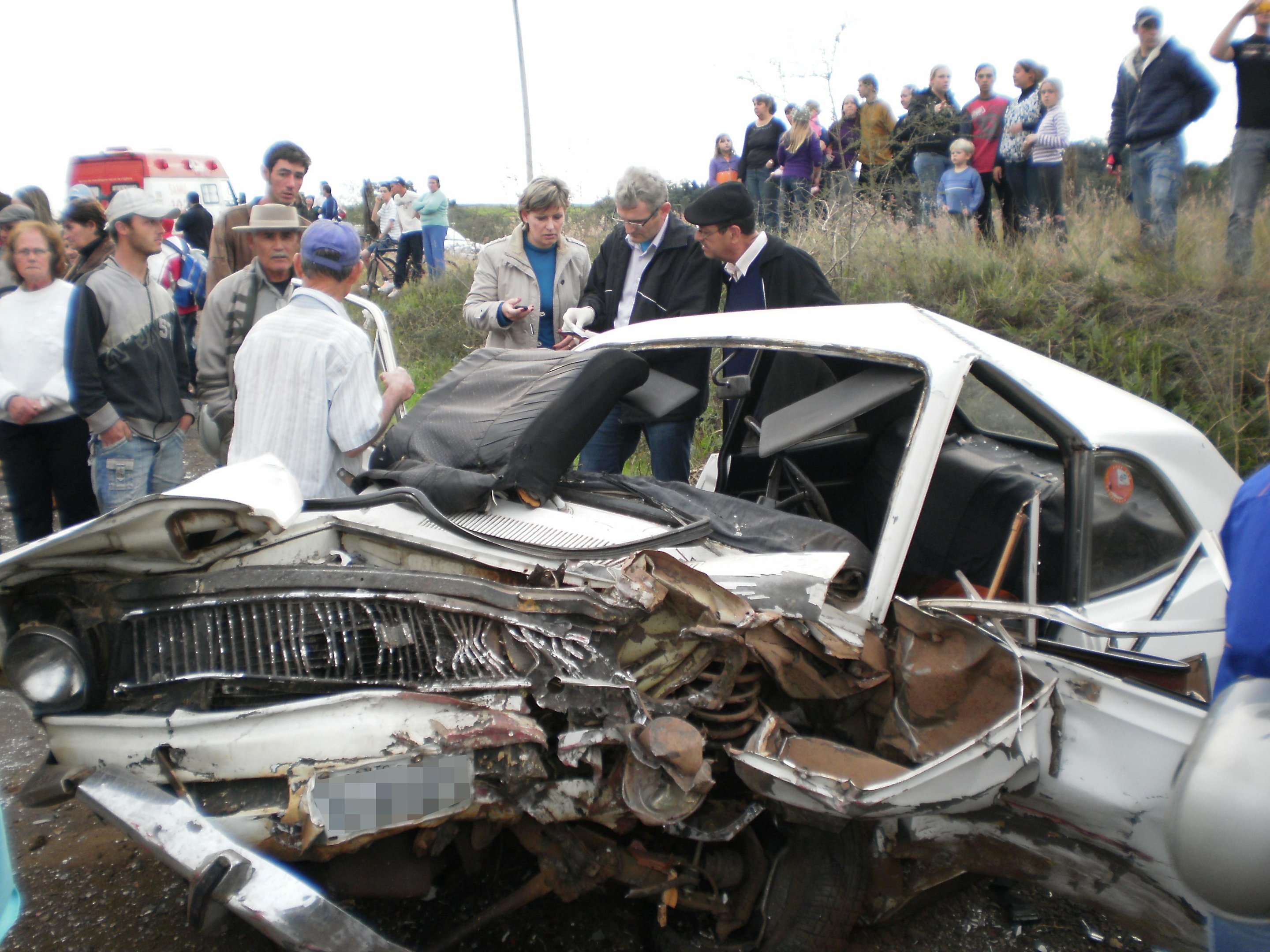 Duas pessoas morrem em acidente na BR-472 