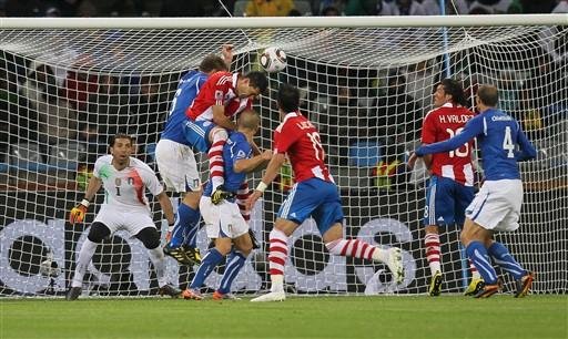 Eleito pelo site da Fifa como o melhor em campo, Alcaraz inaugurou o placar