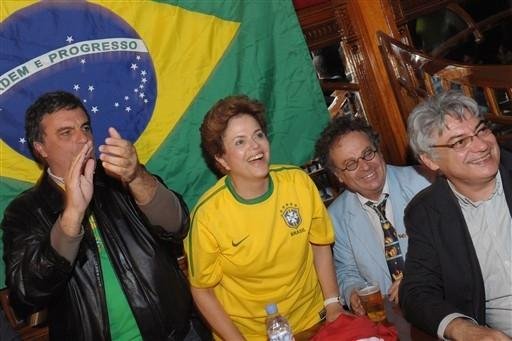 Dilma Roussef torceu pelo Brasil em Paris