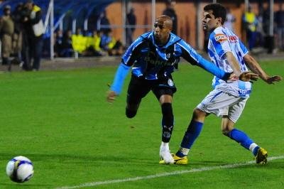 Jo&iacute;lson n&atilde;o foi bem pelo Gr&ecirc;mio e agora refor&ccedil;a o Atl&eacute;tico-PR