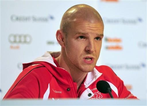 Ap&oacute;s les&atilde;o no tornozelo, Senderos fica fora de jogos contra Chile e Honduras