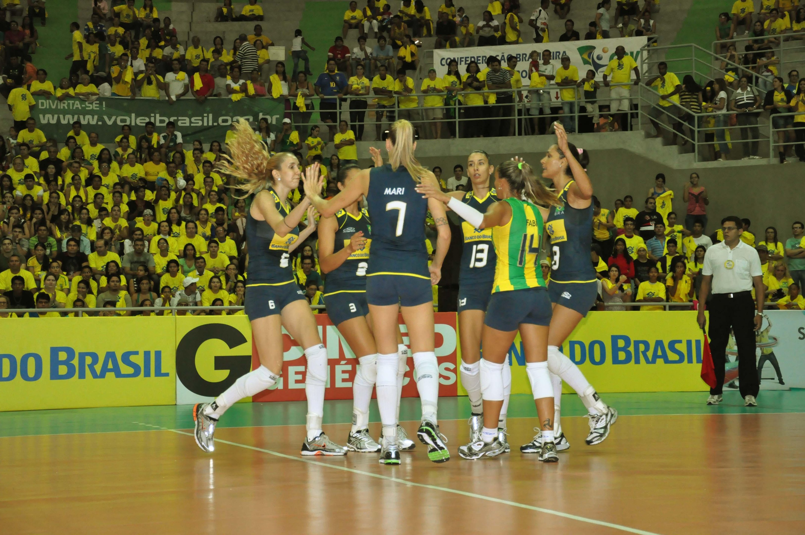 Brasil derrota Jap&atilde;o do tie-break