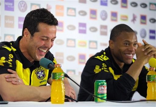 Julio C&eacute;sar concedeu entrevista ao lado de J&uacute;lio Baptista