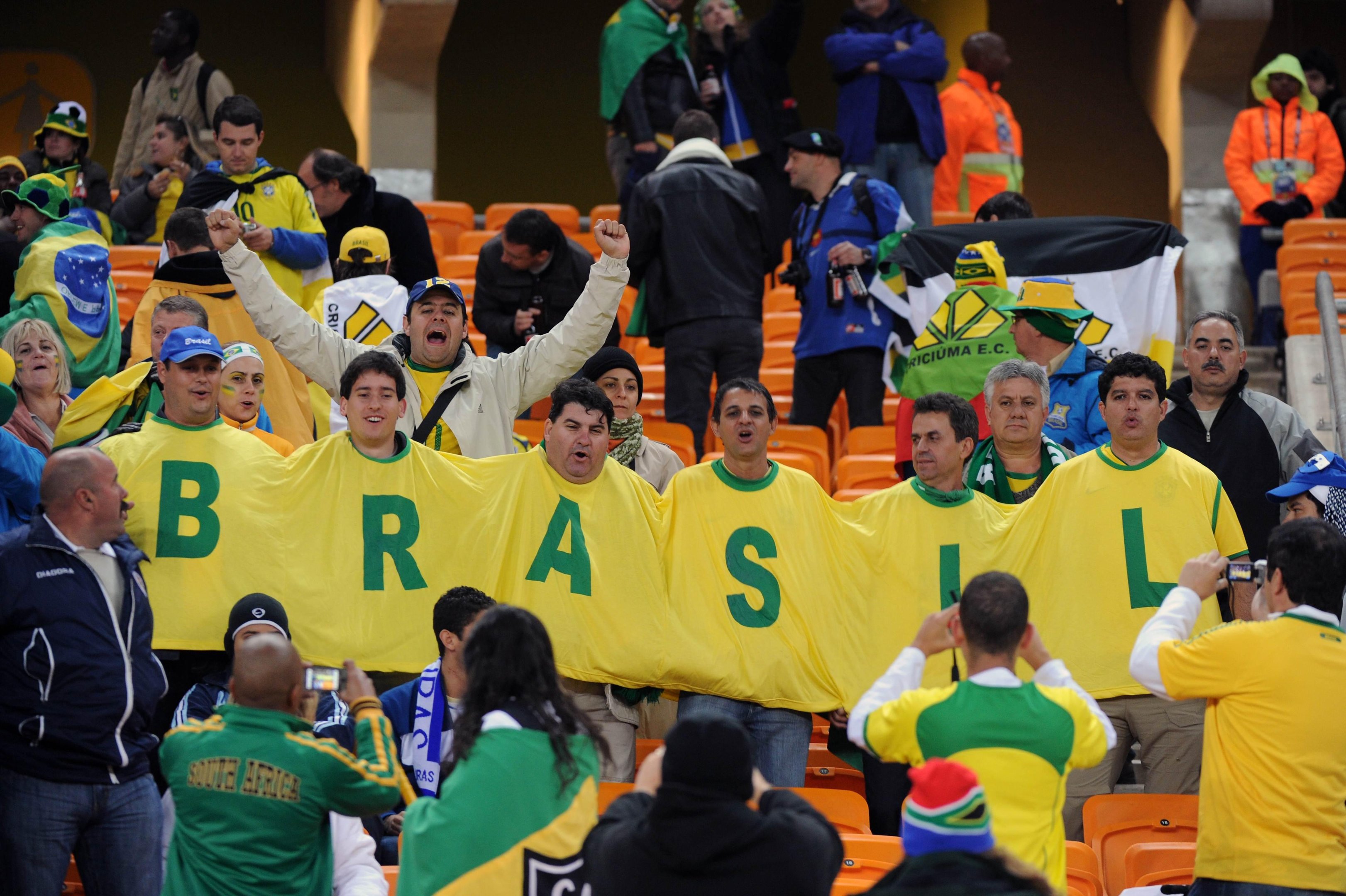 Brasil bate Costa do Marfim por 3 a 1 e encaminha classifica&ccedil;&atilde;o