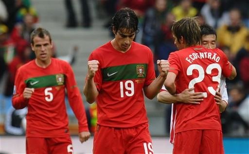 O meia de Portugal, Tiago, marca o s&eacute;timo gol e encerra o placar de 7 a 0