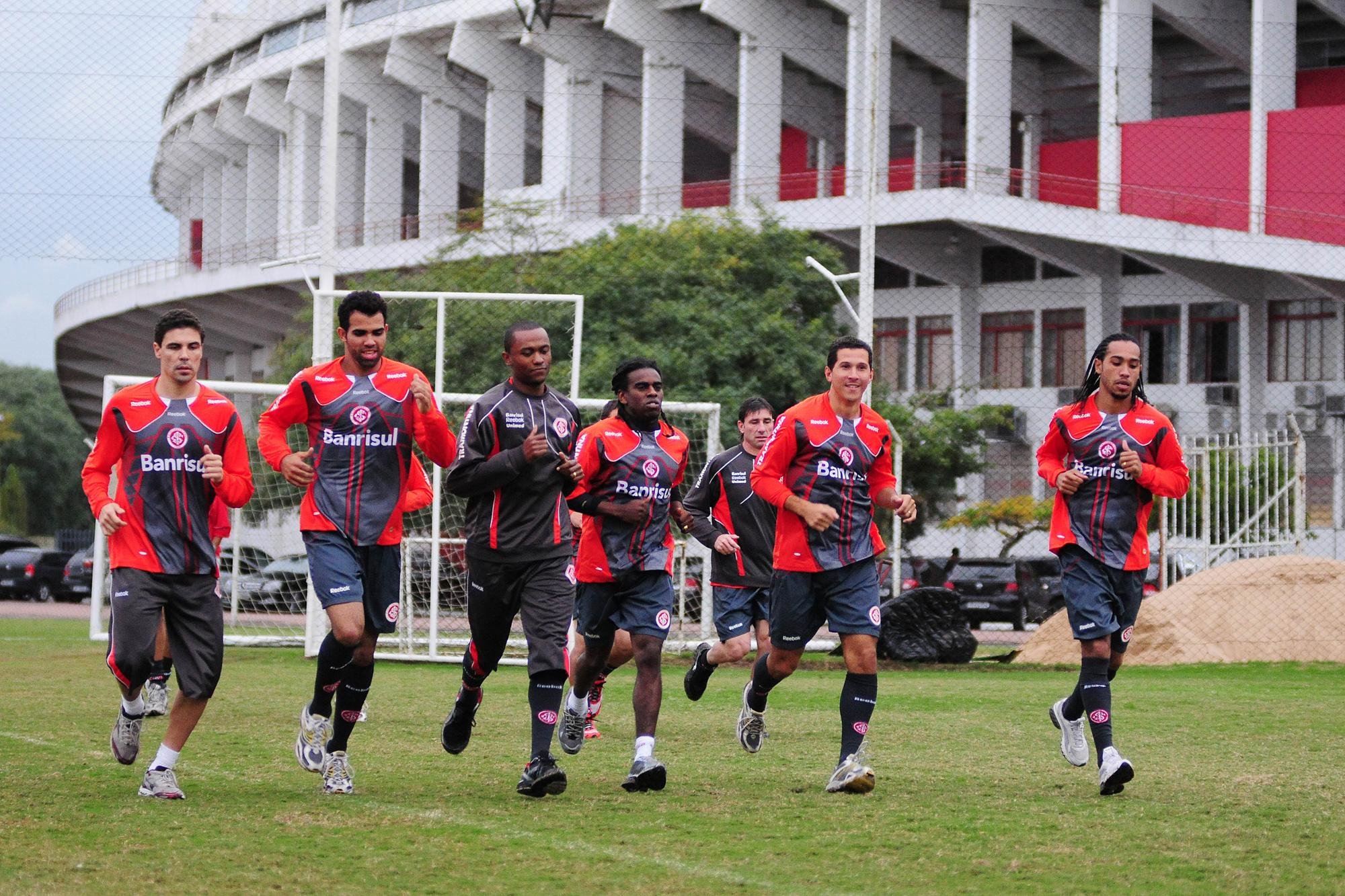 Jogadores do Inter fazem tema de casa e se reapresentam em boa forma