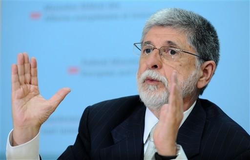 Celso Amorim afirmou que pa&iacute;s n&atilde;o agir&aacute; mais por conta pr&oacute;pria em media&ccedil;&atilde;o entre Ir&atilde; e EUA