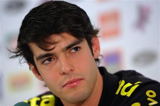 Kak&aacute; diz que Brasil n&atilde;o deve mudar atitude para oitavas de final