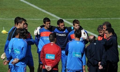 Eusebio visitou jogadores portugueses nesta ter&ccedil;a-feira