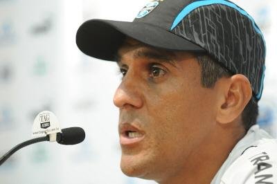Silas comemora recupera&ccedil;&atilde;o de les&otilde;es no Gr&ecirc;mio