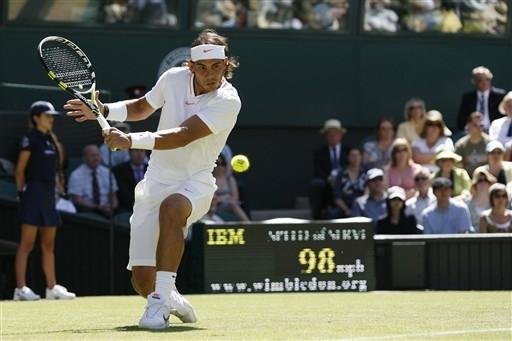 Nadal avan&ccedil;a em Wimbledon