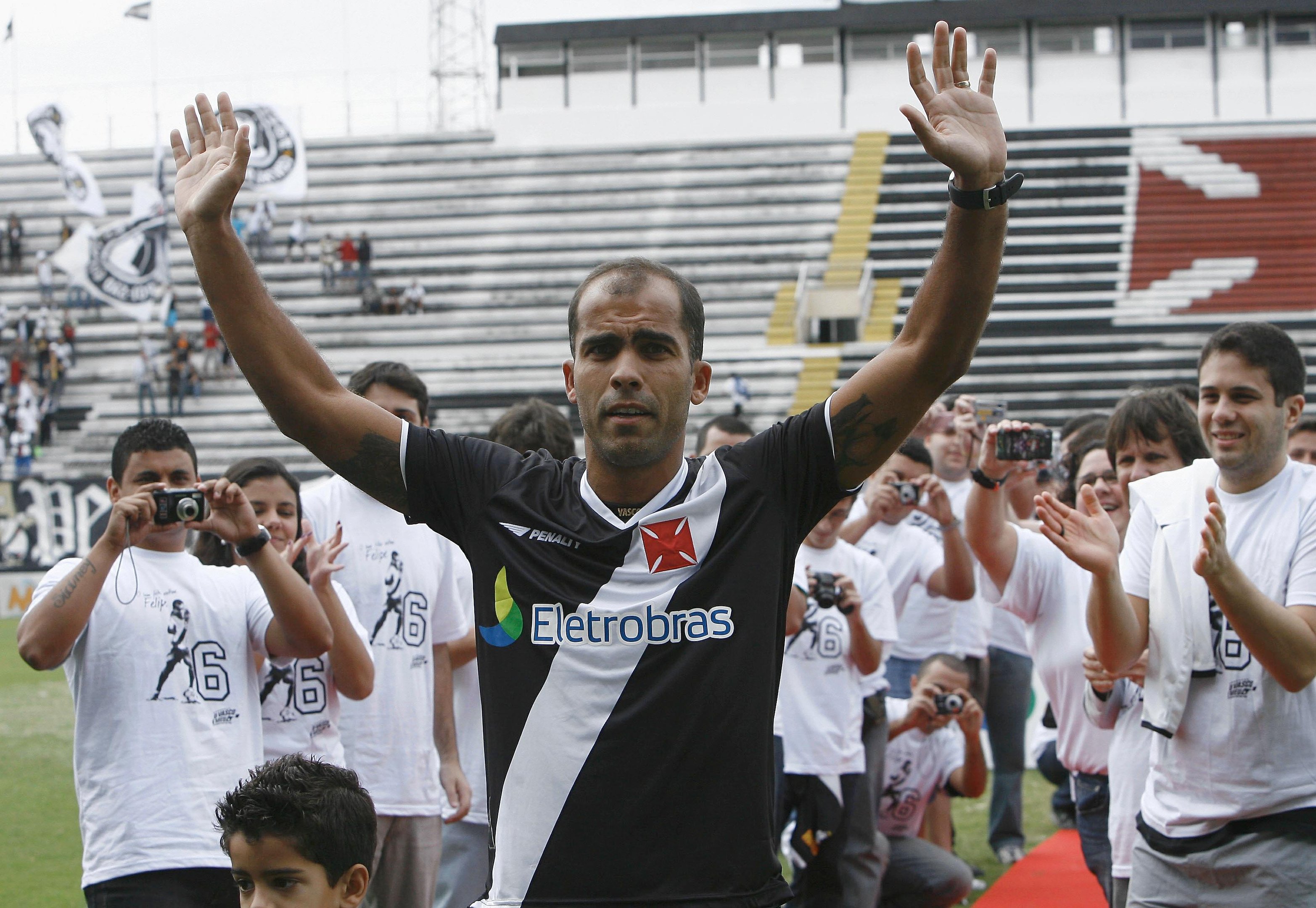 Felipe &eacute; apresentado como novo refor&ccedil;o do Vasco